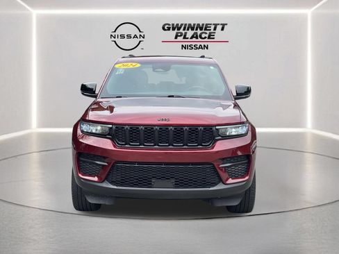 Used 2024 Jeep Grand Cherokee Altitude AWD/4WD image 25