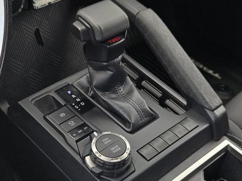 Certified 2025 Toyota Tacoma TRD Sport AWD/4WD image 21
