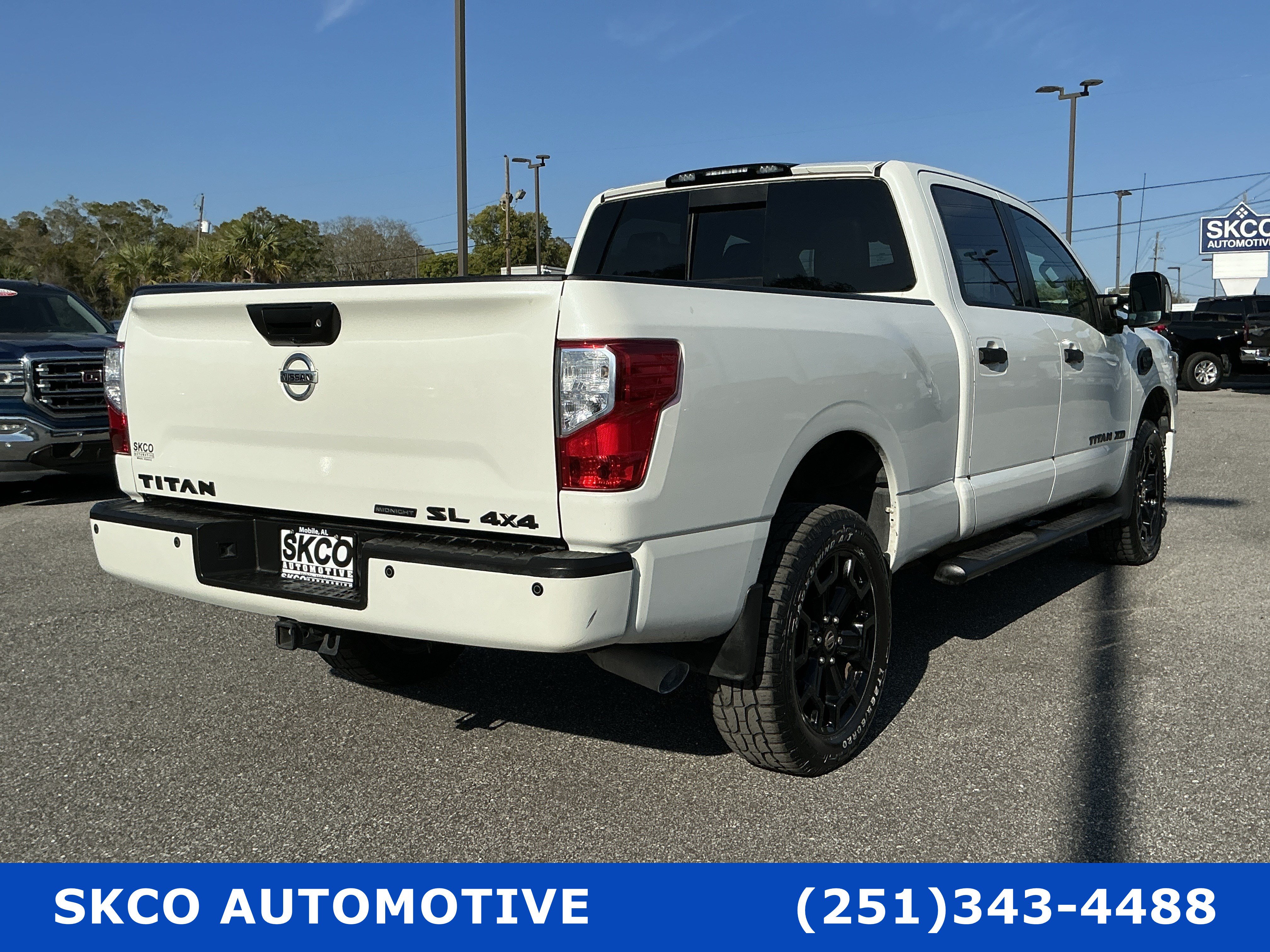 Used 2018 Nissan Titan SL w/ Midnight Edition AWD/4WD image 5