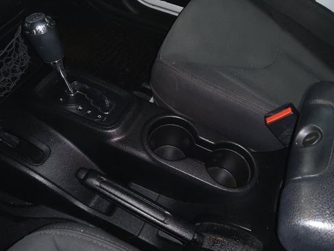 Used 2018 Jeep Wrangler Sport AWD/4WD image 26