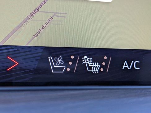 New 2025 Chevrolet Suburban Premier image 27