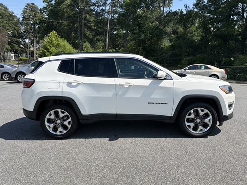 Used 2019 Jeep Compass Limited AWD/4WD image 9