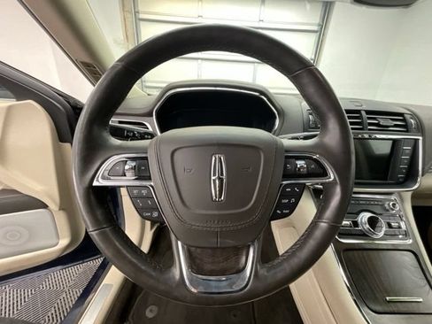 Used 2017 Lincoln Continental Reserve w/ Luxury Package AWD/4WD image 7
