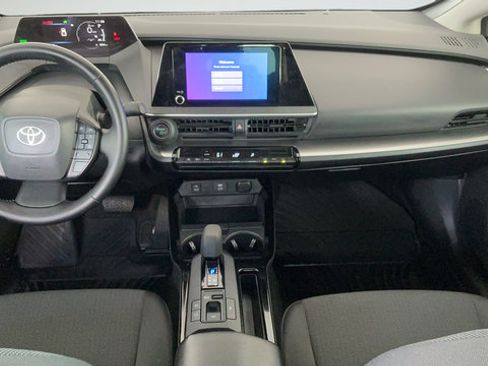 Used 2024 Toyota Prius FWD image 9