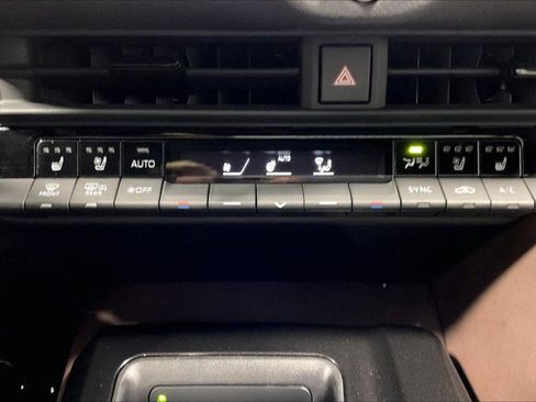 Used 2024 Toyota Crown AWD/4WD image 32
