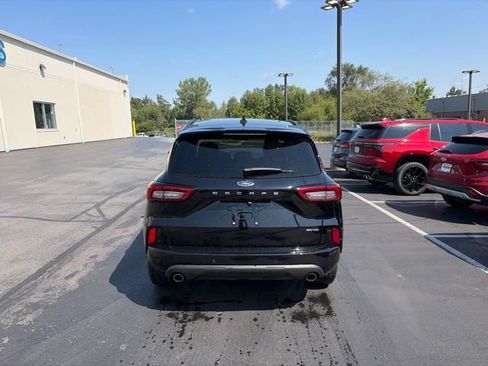 Used 2024 Ford Escape ST-Line w/ Tech Pack #1 AWD/4WD image 4