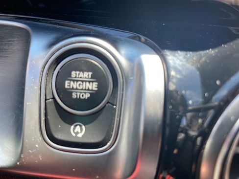 Used 2021 Mercedes-Benz GLB 250 4MATIC image 21