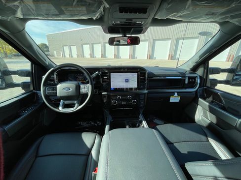 New 2026 Ford F350 Lariat w/ Black Appearance Package image 4