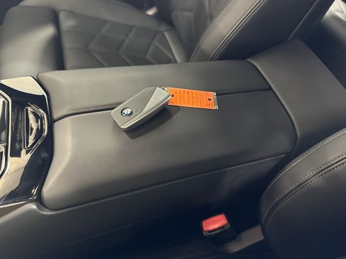 Certified 2025 BMW 530i image 29