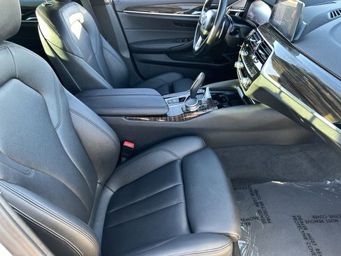 Used 2020 BMW 530i 530i w/ Premium Package image 11