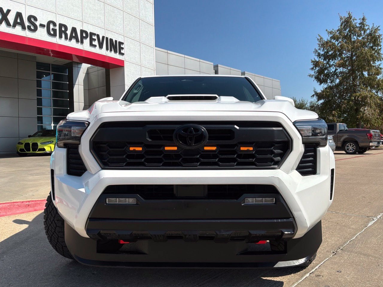 Used 2025 Toyota Tacoma TRD Sport AWD/4WD image 3