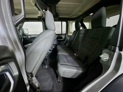 Used 2020 Jeep Wrangler Unlimited Sport S image 25