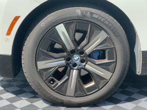 Used 2024 BMW iX xDrive50 w/ Premium Package AWD/4WD image 13