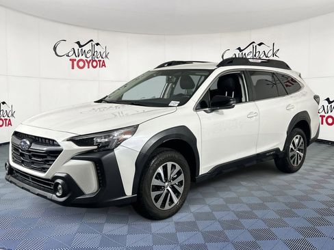 Used 2025 Subaru Outback Premium image 2