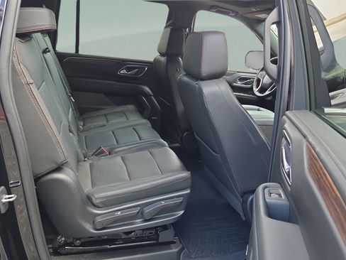 Certified 2023 Chevrolet Suburban High Country AWD/4WD image 17