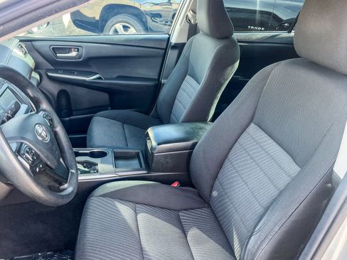 Used 2016 Toyota Camry LE image 16