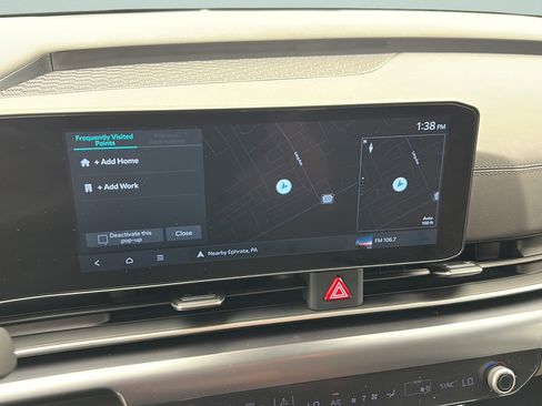 Used 2025 Kia Carnival FWD image 18