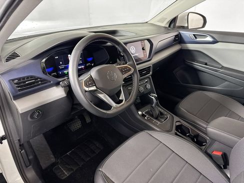 Used 2022 Volkswagen Taos SE FWD image 9