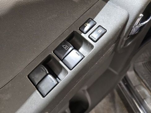 Used 2012 Nissan Xterra S AWD/4WD image 16