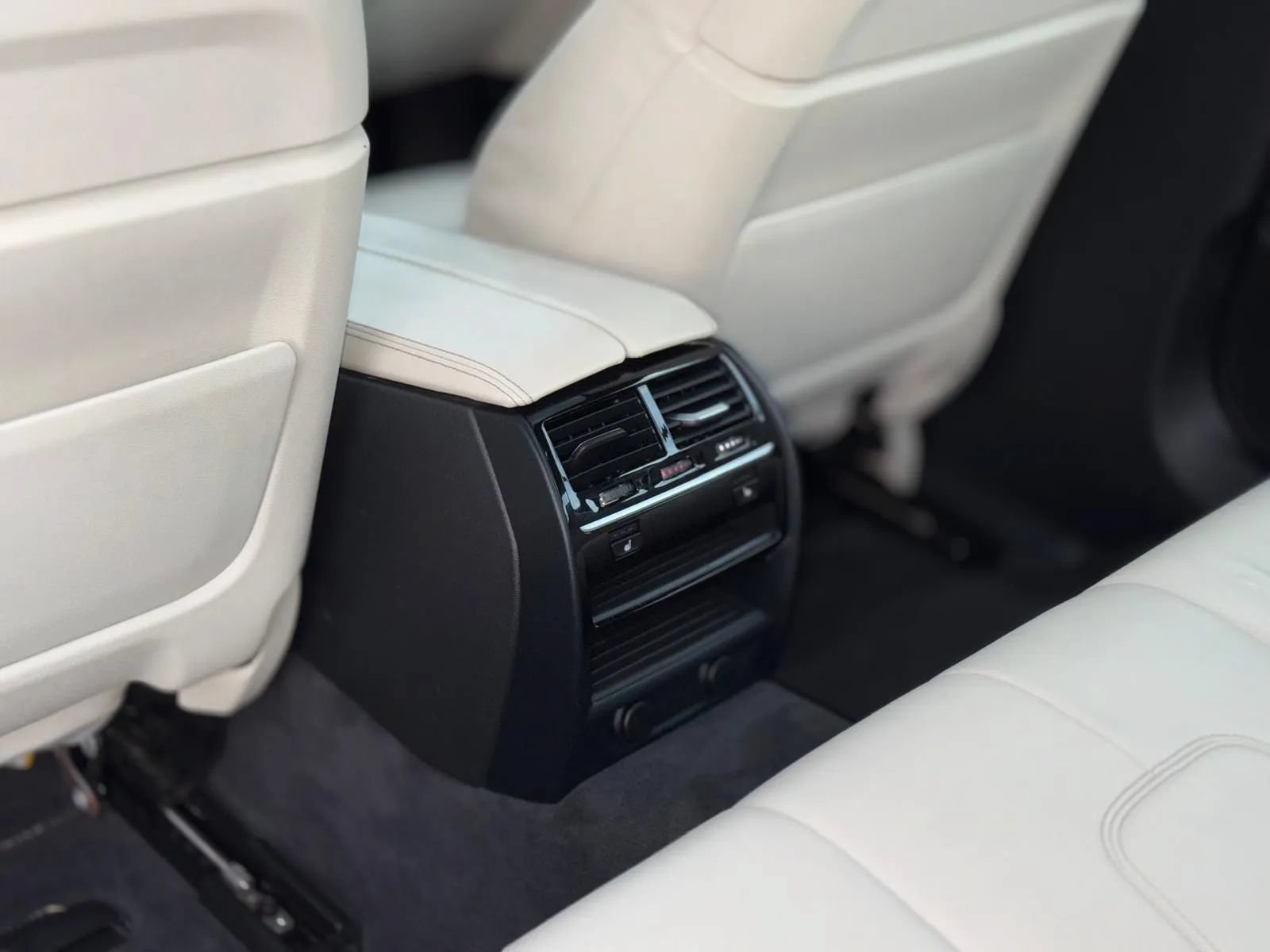 Used 2017 BMW 540i RWD image 34