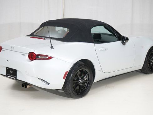 Used 2019 MAZDA MX-5 Miata Sport image 12