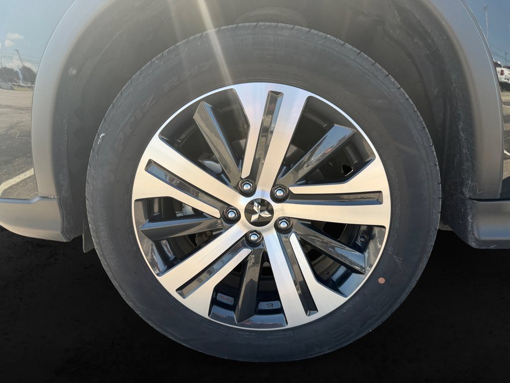 Used 2025 Mitsubishi Outlander Sport SE AWD/4WD image 22