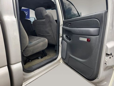 Used 2006 Chevrolet Silverado 2500 LT w/ Heavy-Duty Power Package image 27