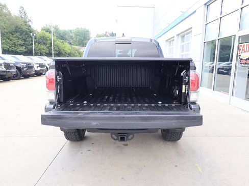 Used 2021 Toyota Tacoma TRD Off-Road w/ Technology Package AWD/4WD image 30