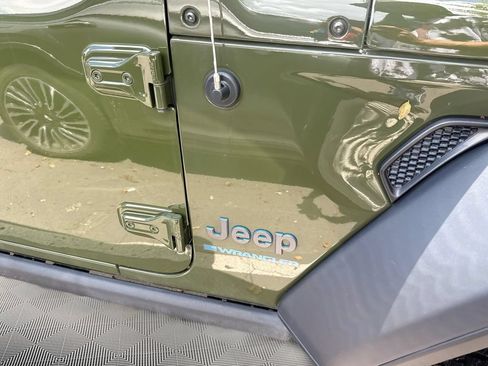 Used 2023 Jeep Wrangler Unlimited Rubicon 4xe AWD/4WD image 5