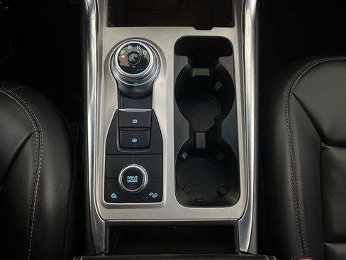 Used 2023 Ford Explorer XLT w/ Equipment Group 202A AWD/4WD image 74