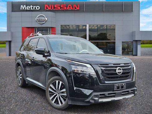 Certified 2024 Nissan Pathfinder Platinum image 1