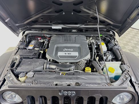 Used 2017 Jeep Wrangler Unlimited Sport w/ Connectivity Group image 38