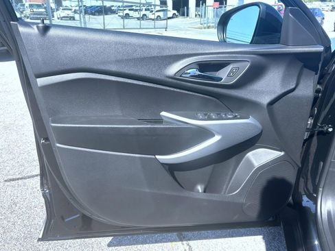 New 2026 Chevrolet Trax RS w/ Sunroof Package image 9