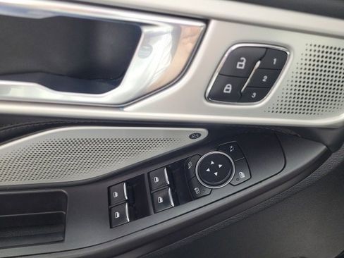 Used 2020 Ford Explorer Platinum w/ Premium Technology Package image 20