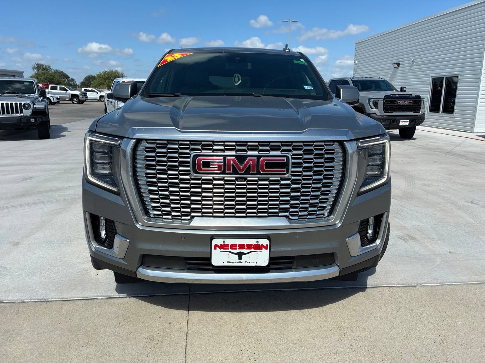 Used 2023 GMC Yukon Denali RWD image 8