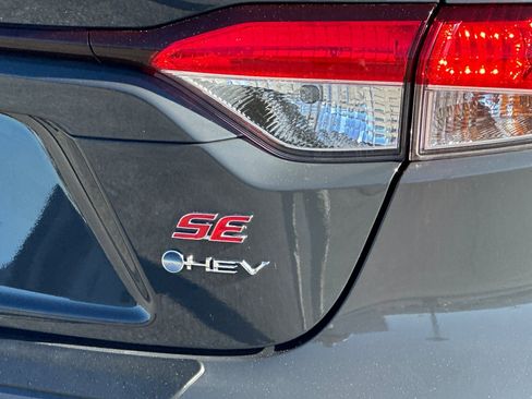 Used 2025 Toyota Corolla SE image 28