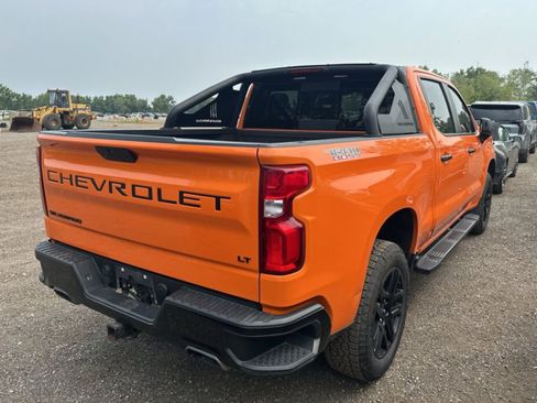 Used 2021 Chevrolet Silverado 1500 LT Trail Boss w/ Convenience Package II AWD/4WD image 3