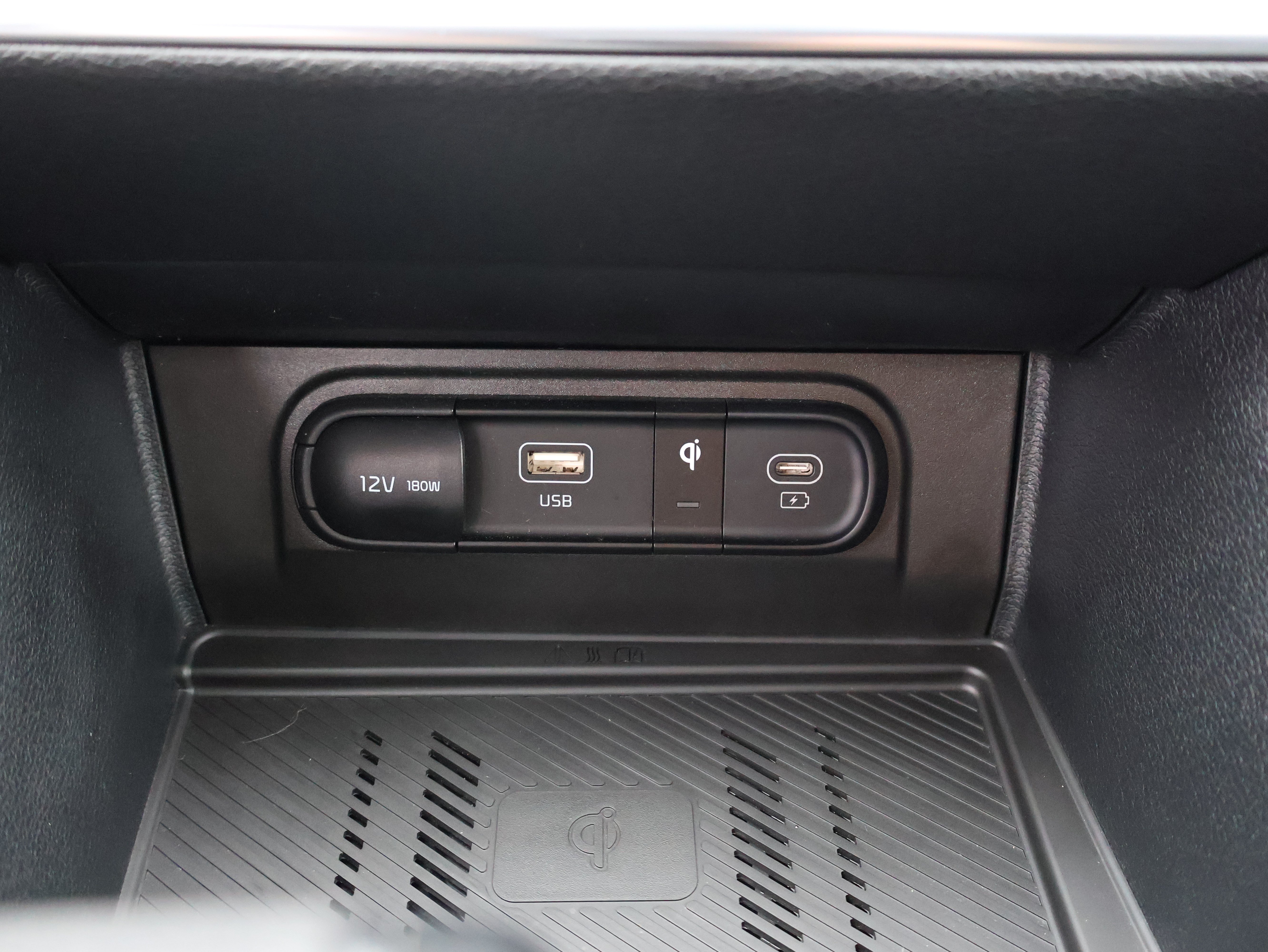 Used 2025 Kia Sportage EX AWD/4WD image 18