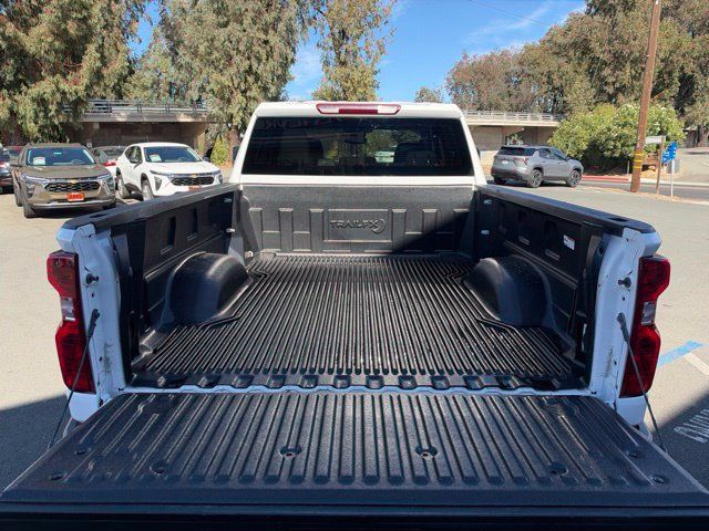 Used 2025 Chevrolet Silverado 2500 LT w/ Convenience Package AWD/4WD image 9