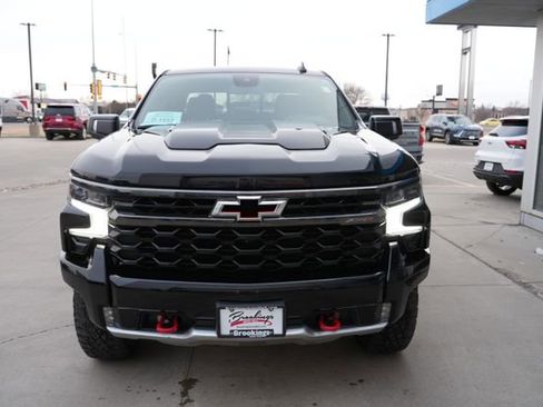 Used 2024 Chevrolet Silverado 1500 ZR2 image 31