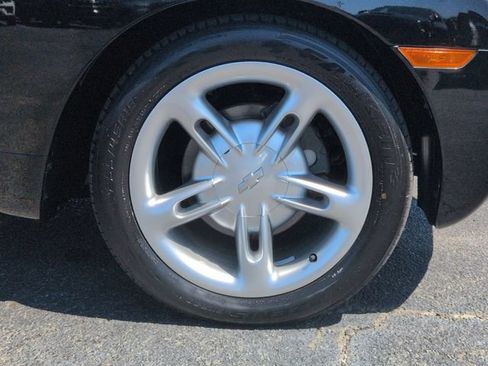Used 2003 Chevrolet SSR RWD image 10