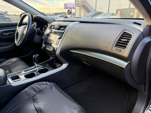 Used 2015 Nissan Altima 2.5 SL w/ Technology Package image 19