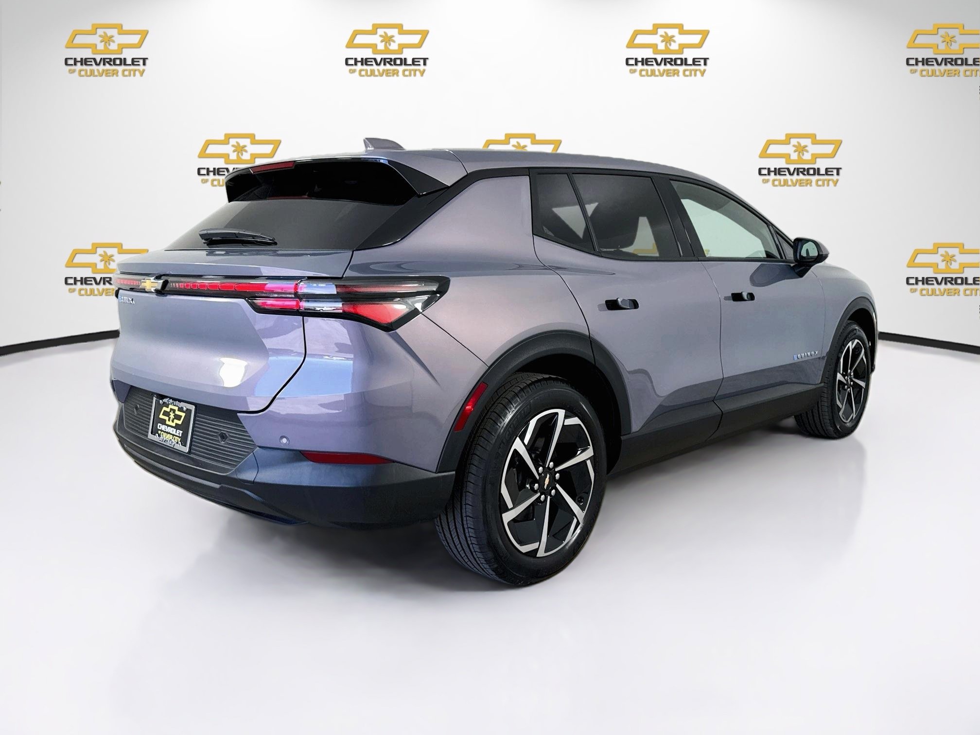 Used 2026 Chevrolet Equinox EV LT FWD image 8