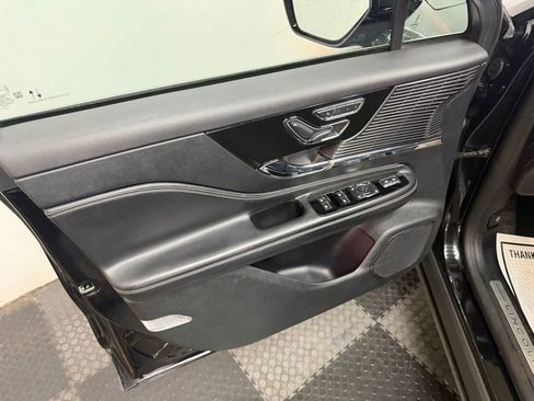 Used 2022 Lincoln Corsair AWD w/ Premium Package image 21