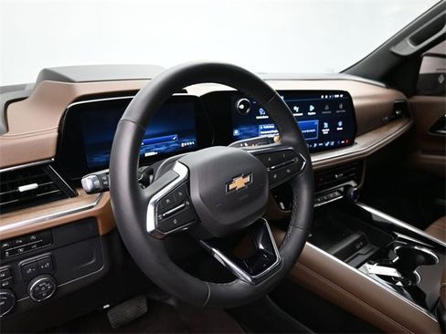 Used 2025 Chevrolet Suburban High Country w/ LPO, Illumination Package image 14