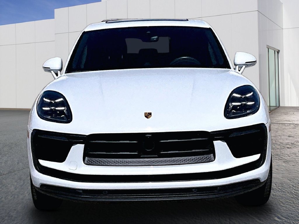 Certified 2026 Porsche Macan AWD/4WD image 10