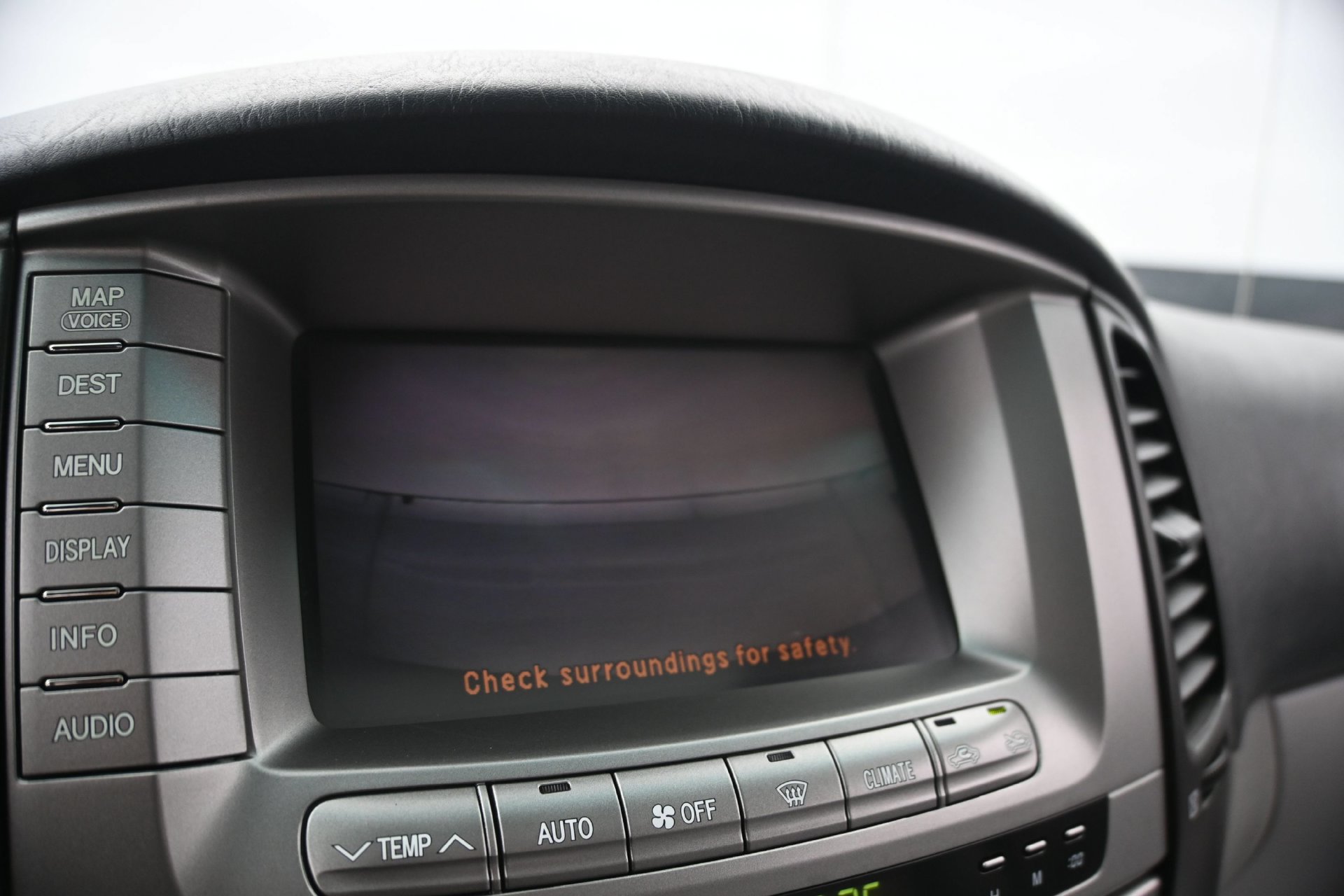 Used 2005 Toyota Land Cruiser AWD/4WD image 26