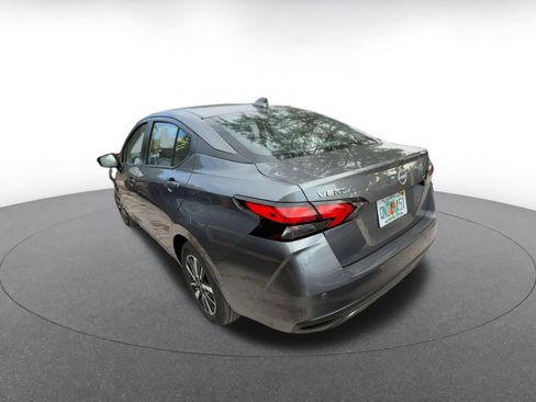 Used 2025 Nissan Versa SV image 5