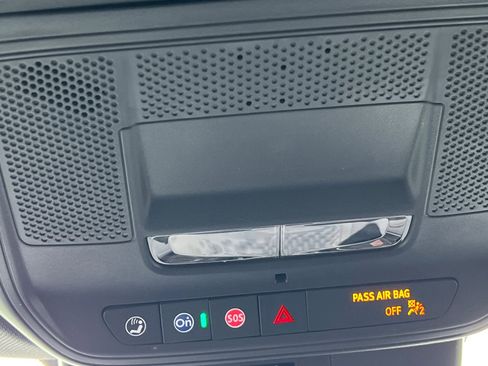 Used 2024 GMC Acadia Elevation image 22