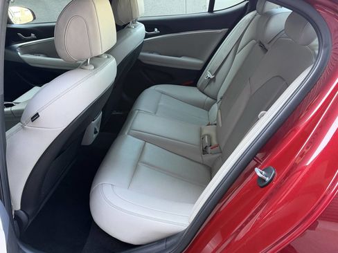 Used 2023 Genesis G70 2.0T image 18